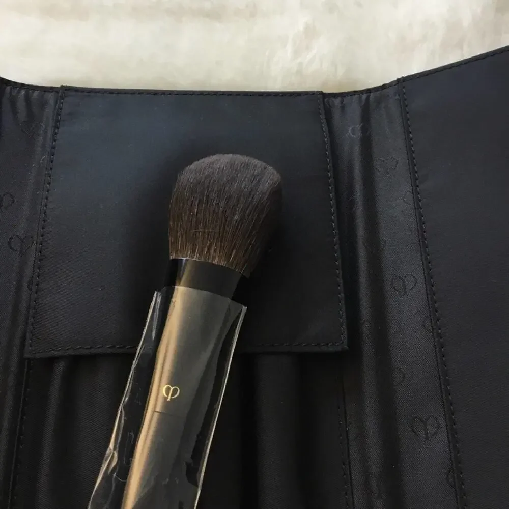 Cle de Peau Exclusive Makeup Brush Set